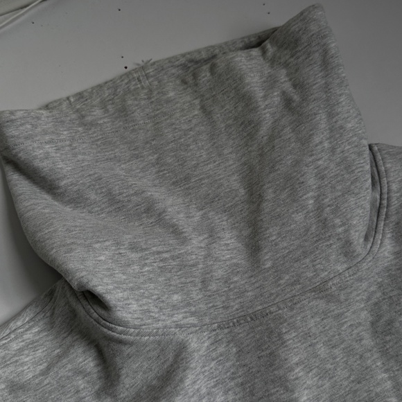 Lululemon Grey Mock/Turtle/Funnel/cowl neck sweater 4 Gray - Picture 5 of 5
